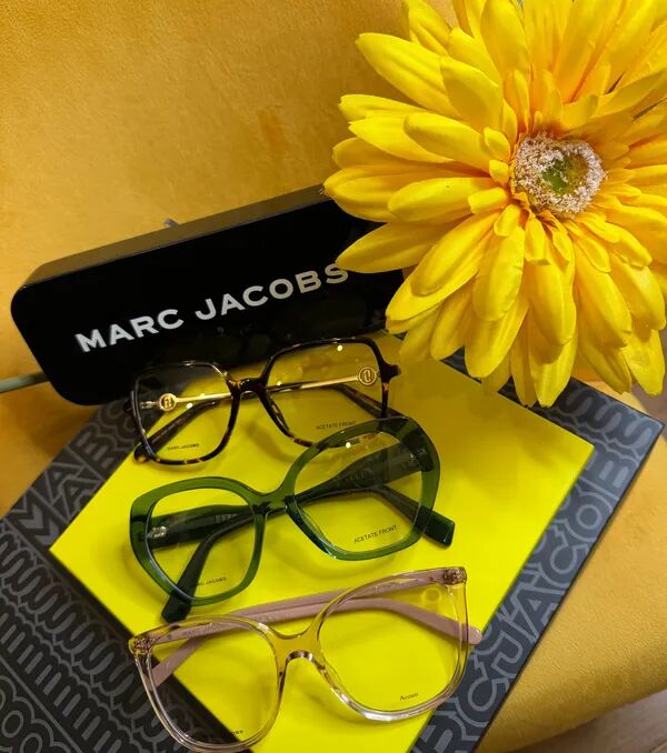 Les lunettes Marc Jacobs au magasin