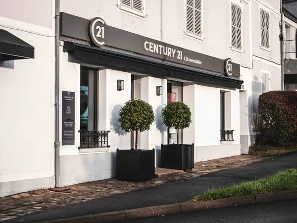 CENTURY 21